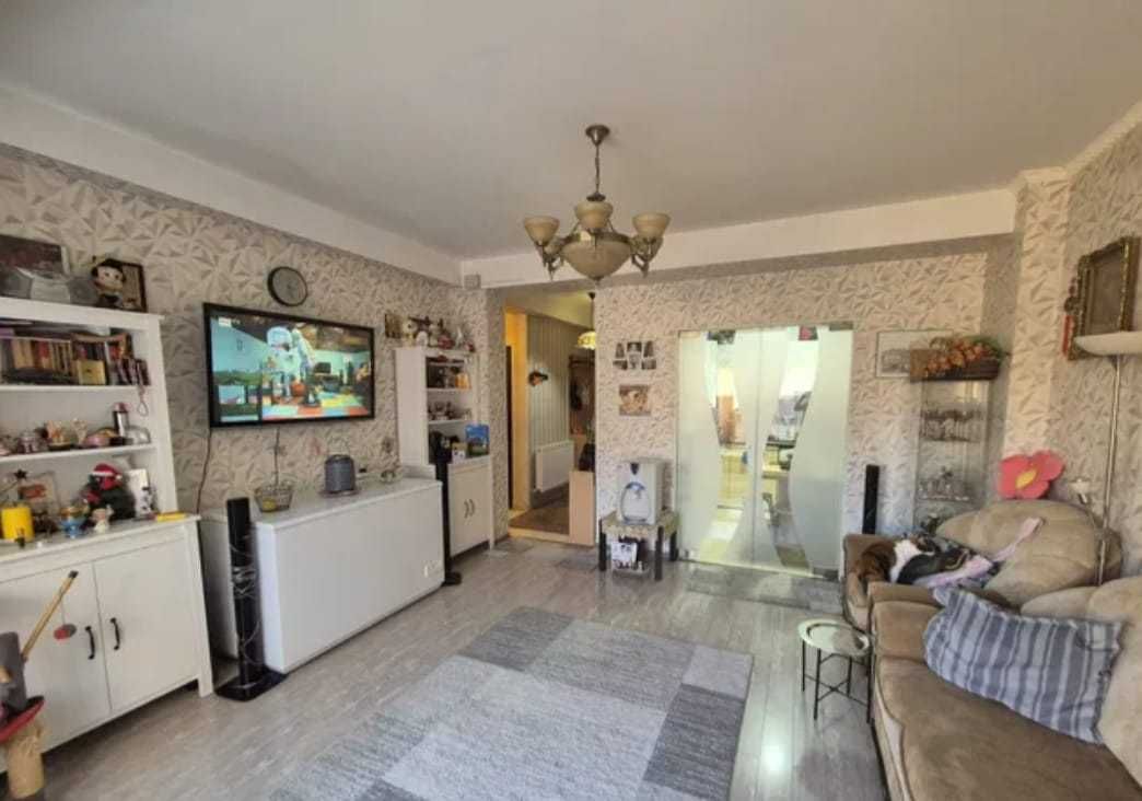 Ap3 cam Damaroaia 2 loc parcare incluse
