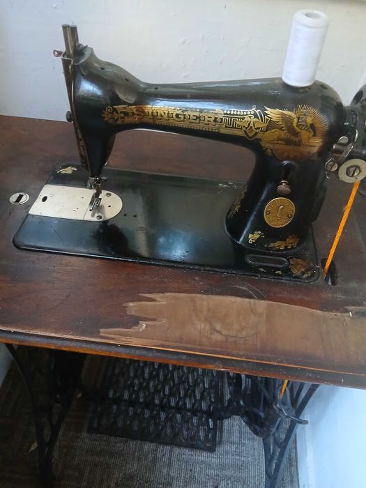 Masina de cusut Singer