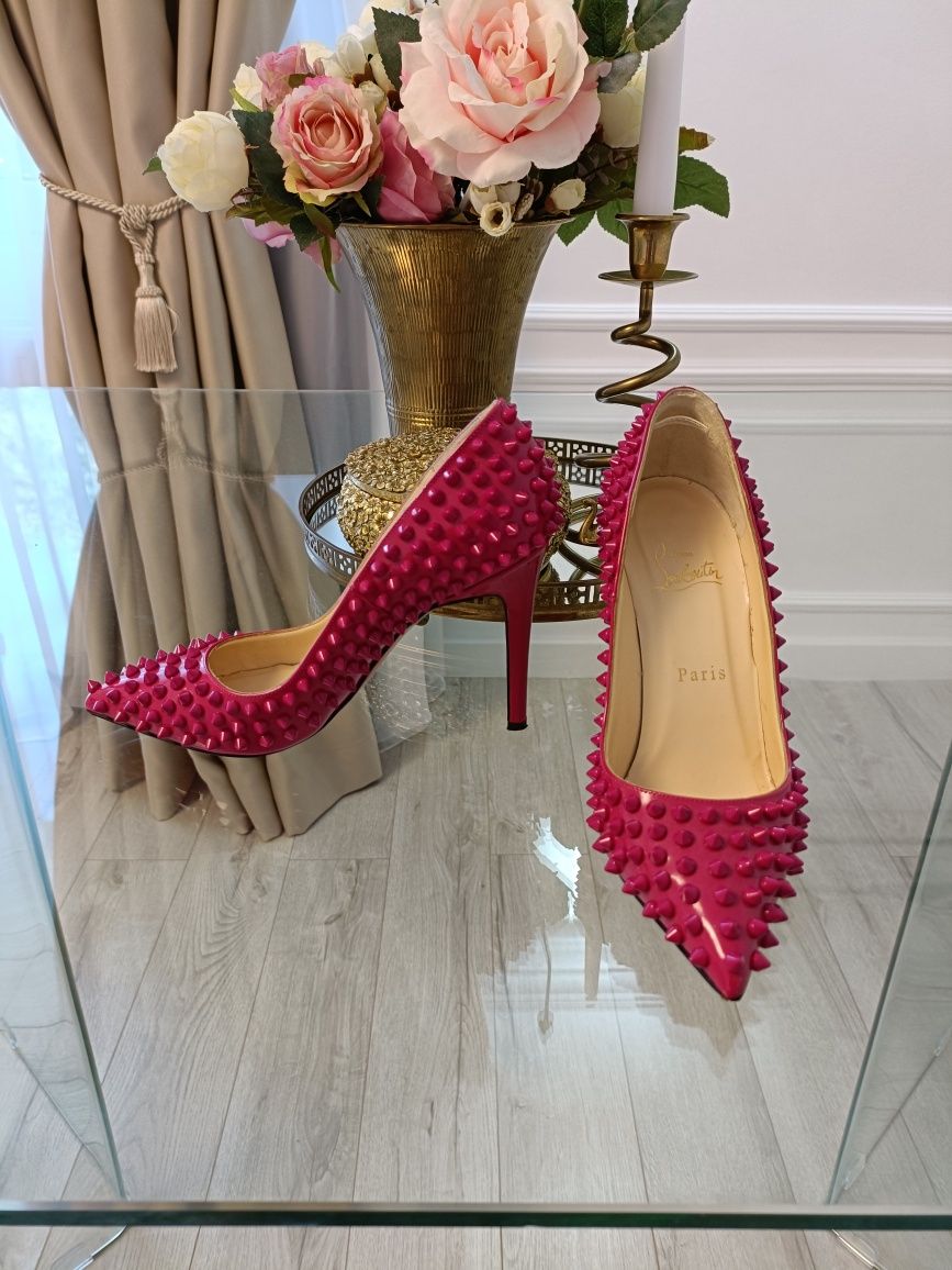 OCAZIE! Christian Louboutin !