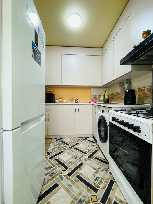 Срочно продаю 2/3/4 ,Балкон 2на6, Кадышева