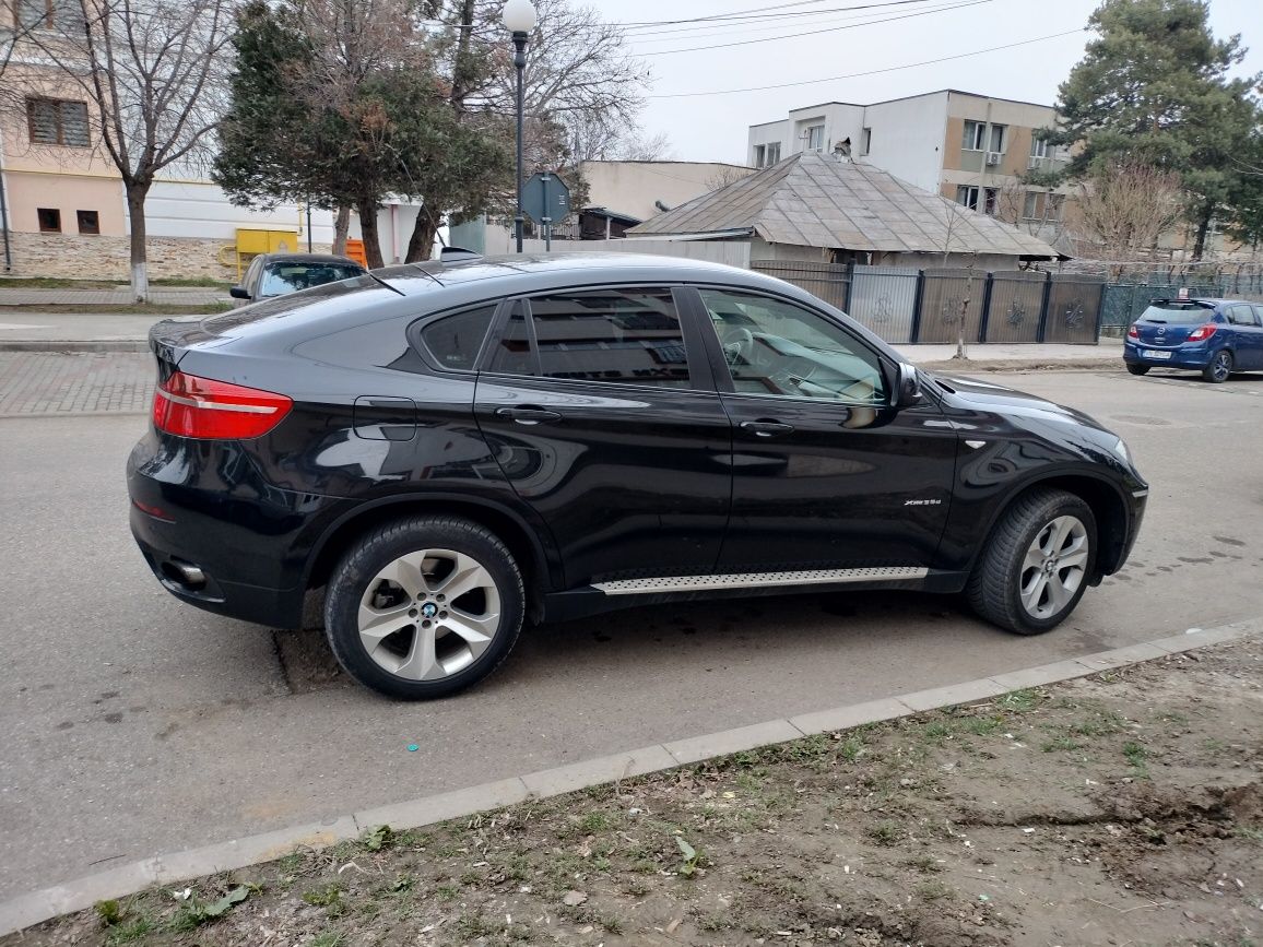 Vând sau schimb. BMW X6  cu iveco 7 locuri