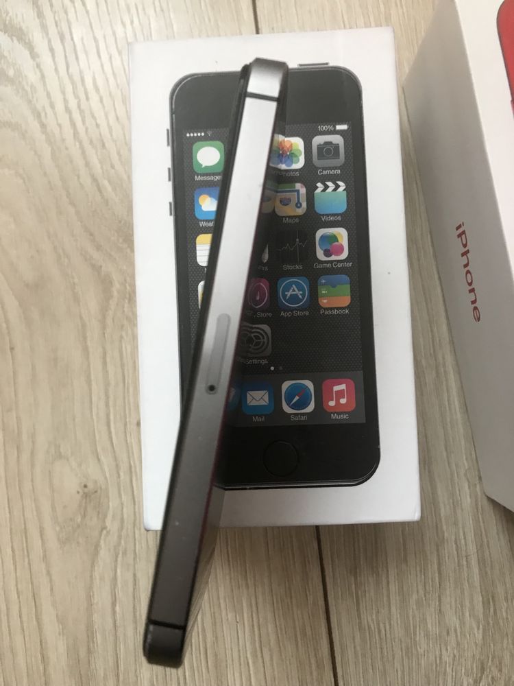 iPhone 5s -(ЗА ЧАСТИ)