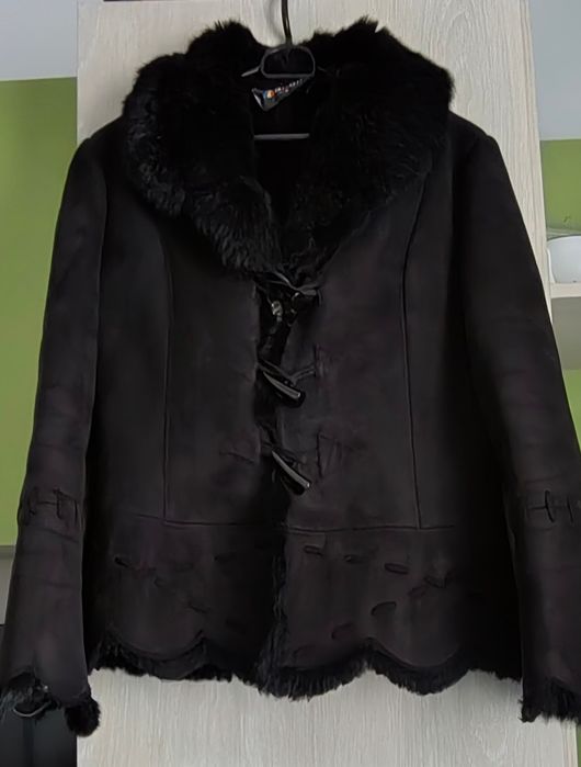 Haina damă  in stare impecabilă