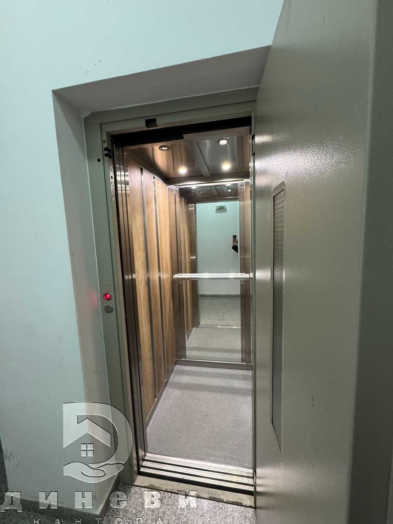 Продава се Тристаен апартамент в Стара Загора, Кольо Ганчев - 115 кв.м за 1648 €/кв.м - Снимка #9