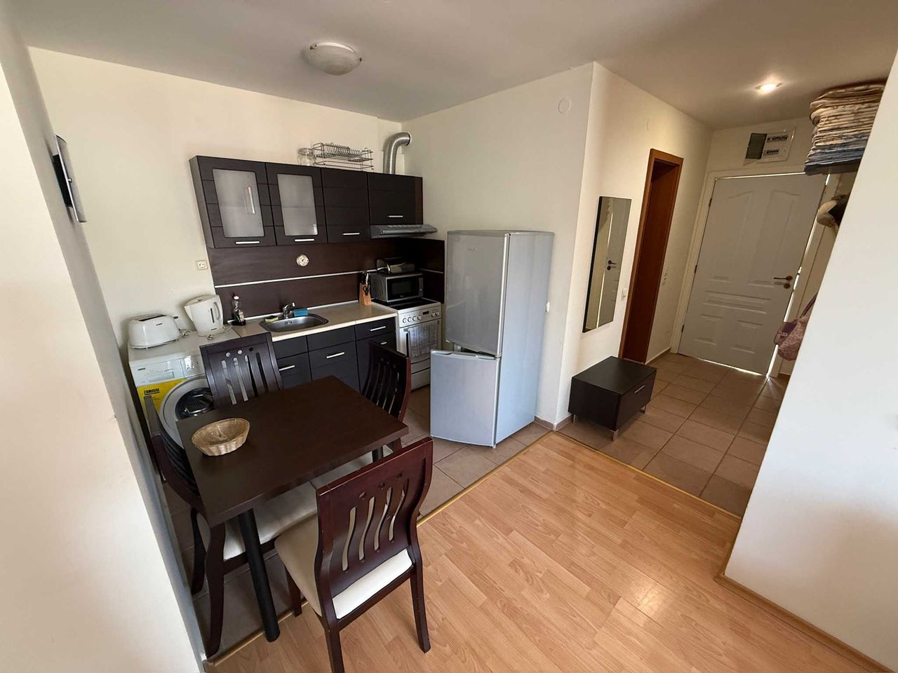 Продава се Двустаен апартамент в к.к. Слънчев бряг - 57 кв.м за 1141 €/кв.м - Снимка #2