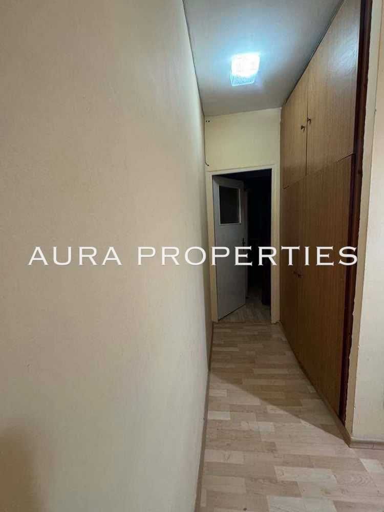 Продава се Двустаен апартамент в Разград, Център - 52 кв.м за 1275 €/кв.м - Снимка #4
