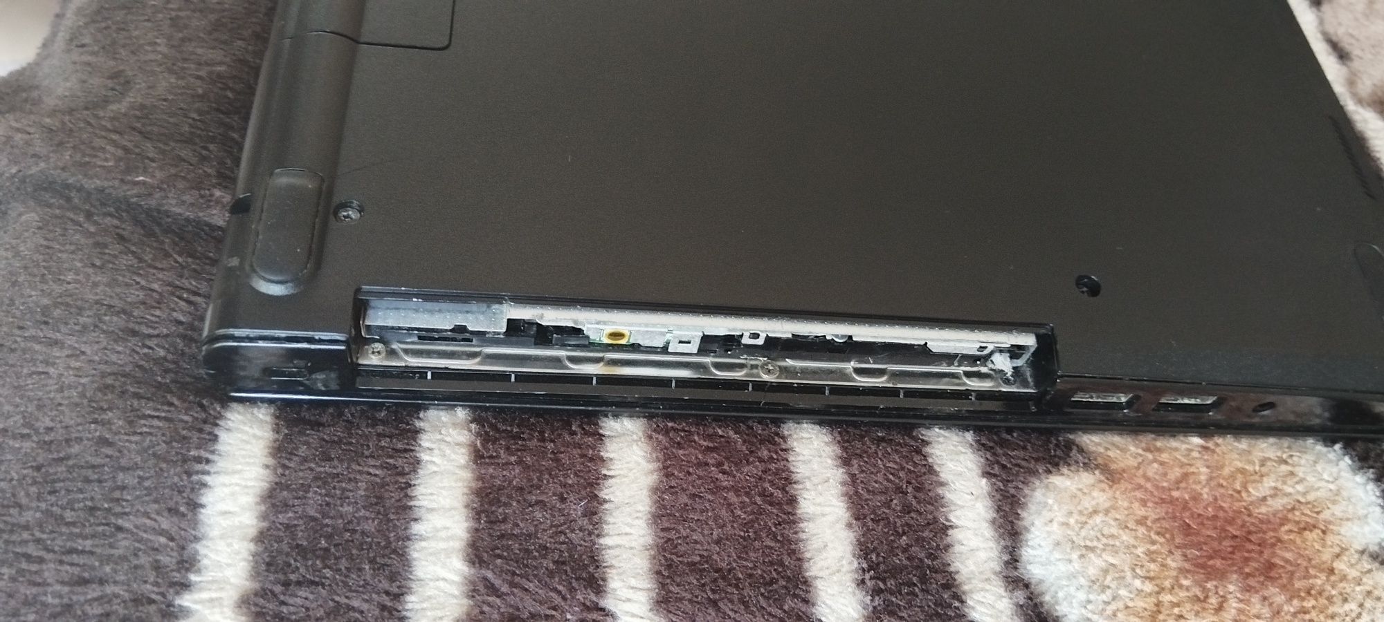 Продавам лаптоп DELL