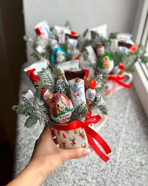 Сладкие букеты и подарки из конфет на новый год