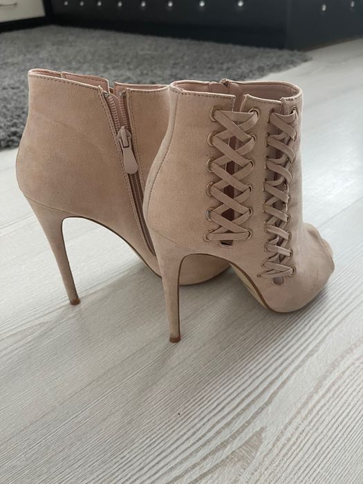 Дамски официални боти