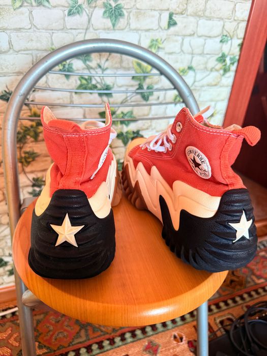 Converse Run Star Motion