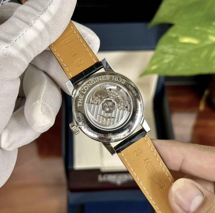 Швецарские часы фирмы Longines, механика с автоподзаводом