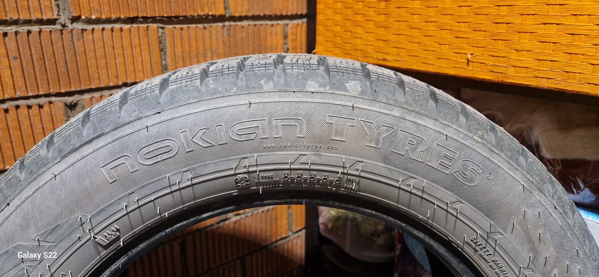 Зимние шипованные шины Nokian