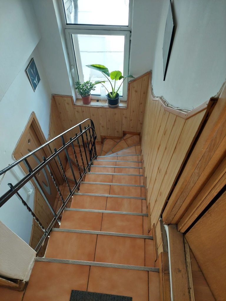 Vând 4 camere  in vila, Tineretului