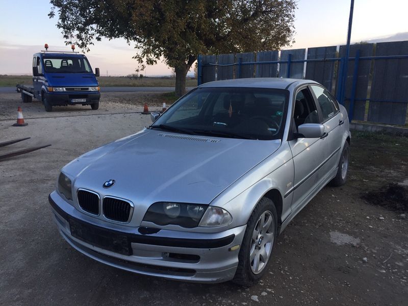 BMW 320d 136к.с на части