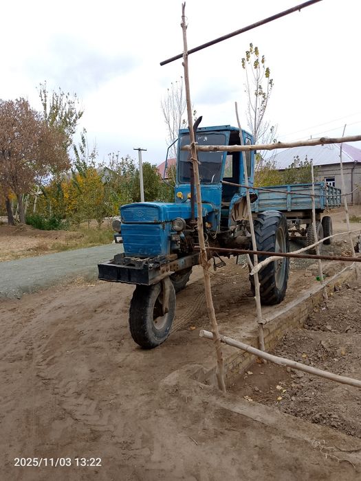 Traktor 28 sotiladi holati ideal ishga tayyor