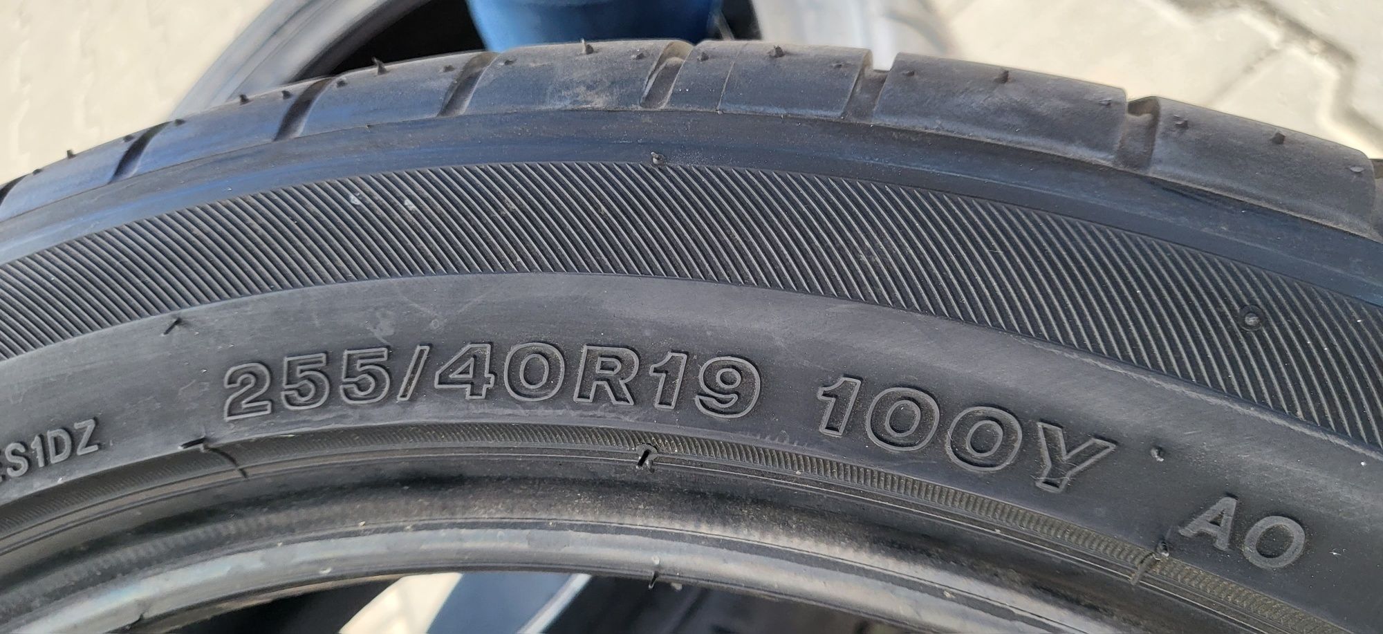 Anvelope turism vara noi Bridgestone 255 40 19