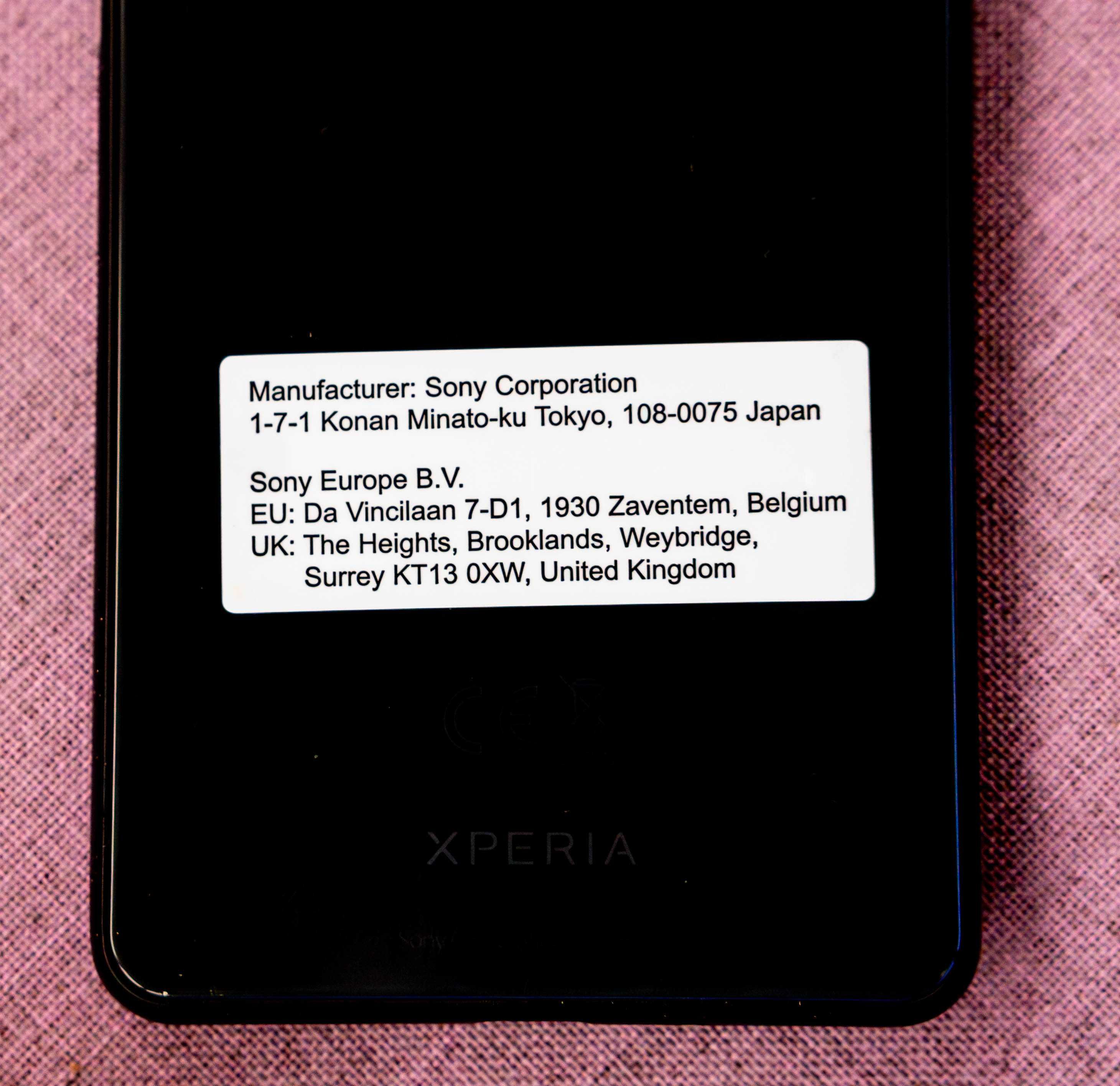 Sony Xperia 10 III 5G в отлично състояние, с нови зарядни, кабел и mSD