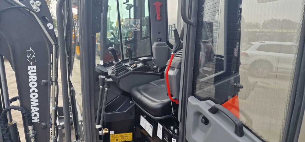 NOU Mini Excavator 1.9 Tone EUROCOMACH 18ZT | Yanmar - Fabricat Italia