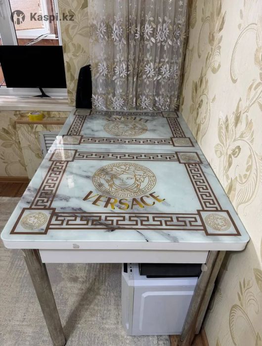 продается стол обеденный, в отличном состоянии