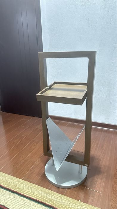 Деревянная подставка для журналов