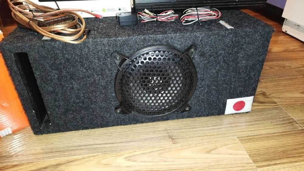 Компактна музика за кола