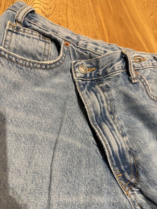 Blugi Zara model incheiere inversat