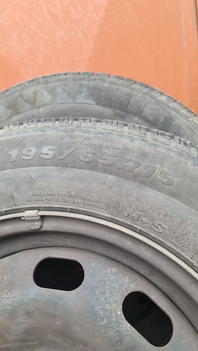 Джанти със зимни гуми за голф 4