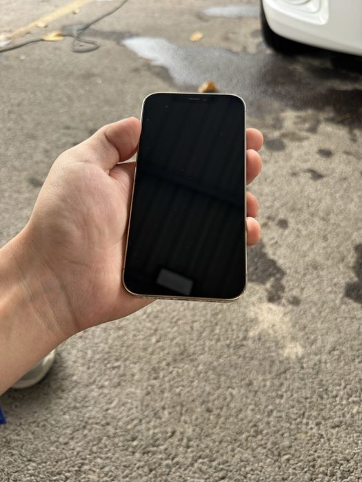 Iphone 12 pro . Gold rang. 256gb Pamyt. Holati ideal.