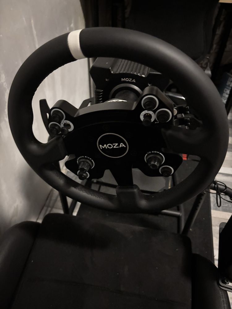 Sim Racing - Moza simulator
