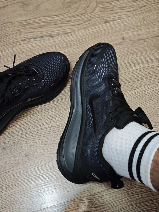 Nike Vomero 18 negri