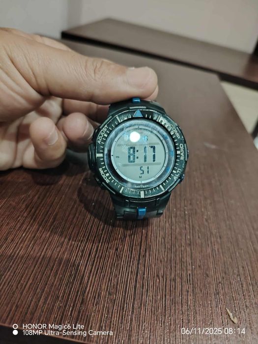Часовник casio pro trek