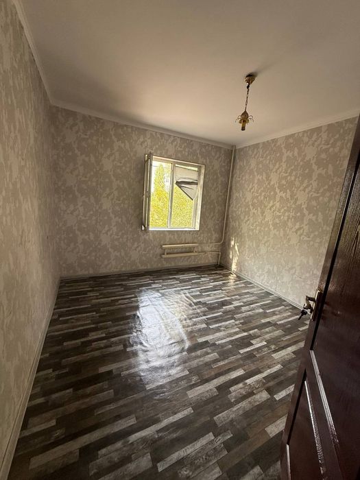 Срочно продаю 2 комнатную квартиру чилонзор 25 быв обшежытие