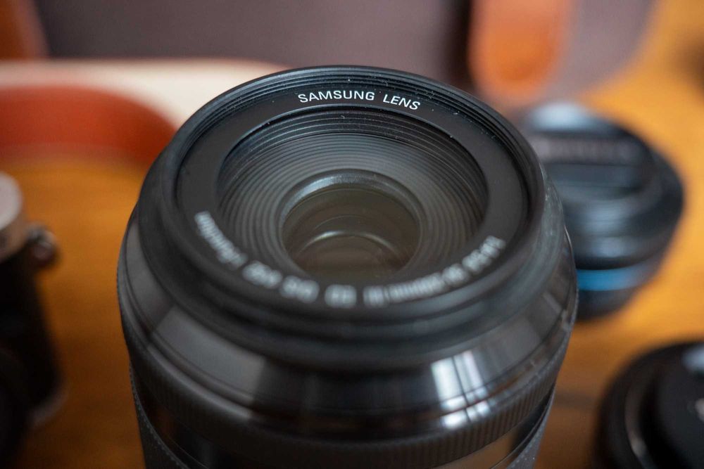 Samsung nx 300 + 3 обектива и аксесоари