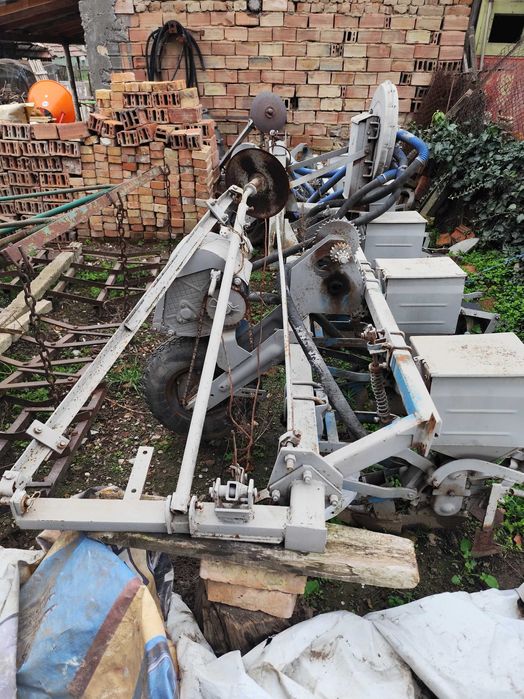 Сеялка за пролетници и торачка