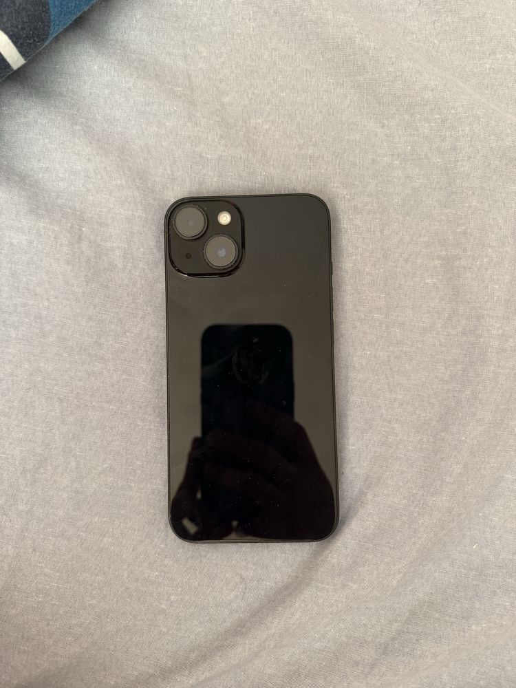 Iphone 14 midnight blue