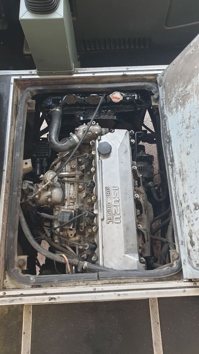 Avtobus isuzu hc 40