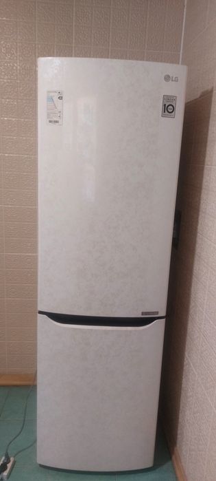 Холодильник  LG.