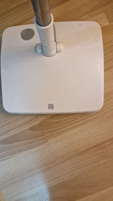 Продаю электрошвабру SWDK D260