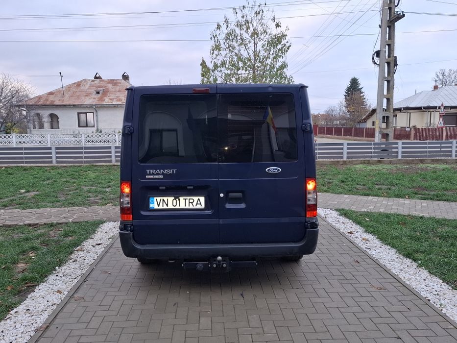 Ford  transit 2009, 2.2 tdci 86 cp,3 locuri și spațiu marfă