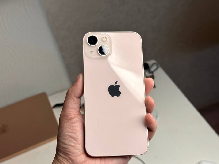 Iphone 13 отличном состоянии.