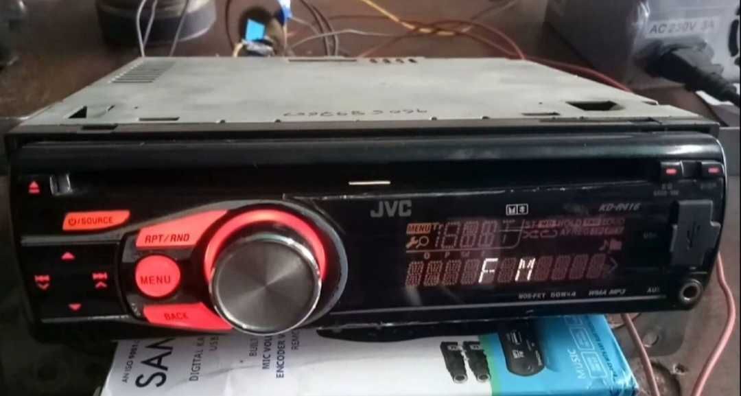 Авторесийвър JVC KD-R 411