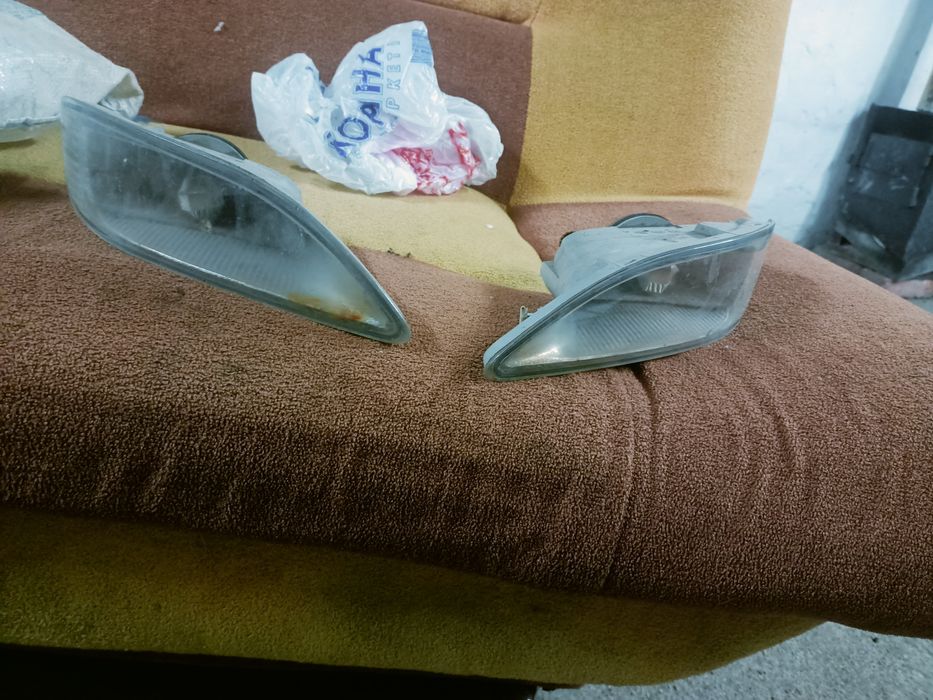 Продам фары на камри,