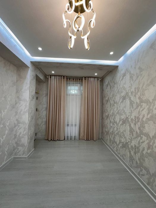 Gagarin MCHS orqasida 2 xona kvartira sotiladi