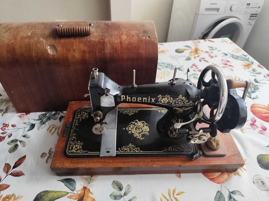 Винтидж немска ръчна настолна шевна машина Феникс (Phoenix)
