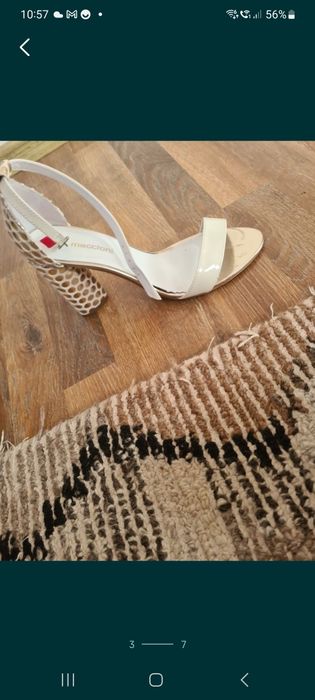 Sanda eleganta Maccioni