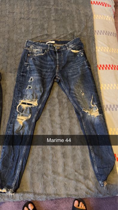 Vand blugi Zara colectia noua