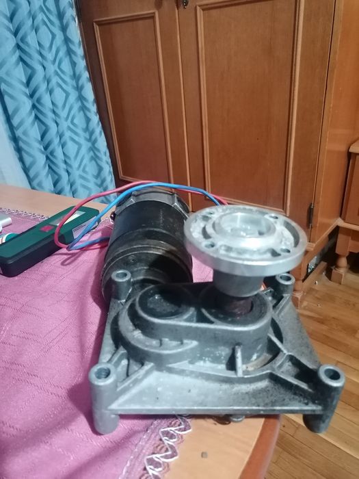 Vind reductor cu motr 24 v merge si la 12 v