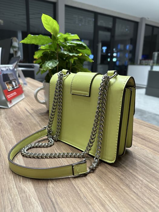 Нова дамска чанта Bershka