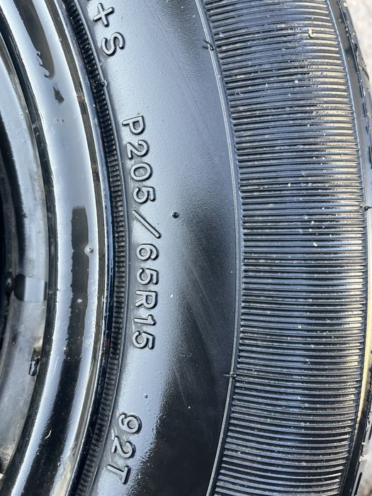 Продаеться шины с дискам