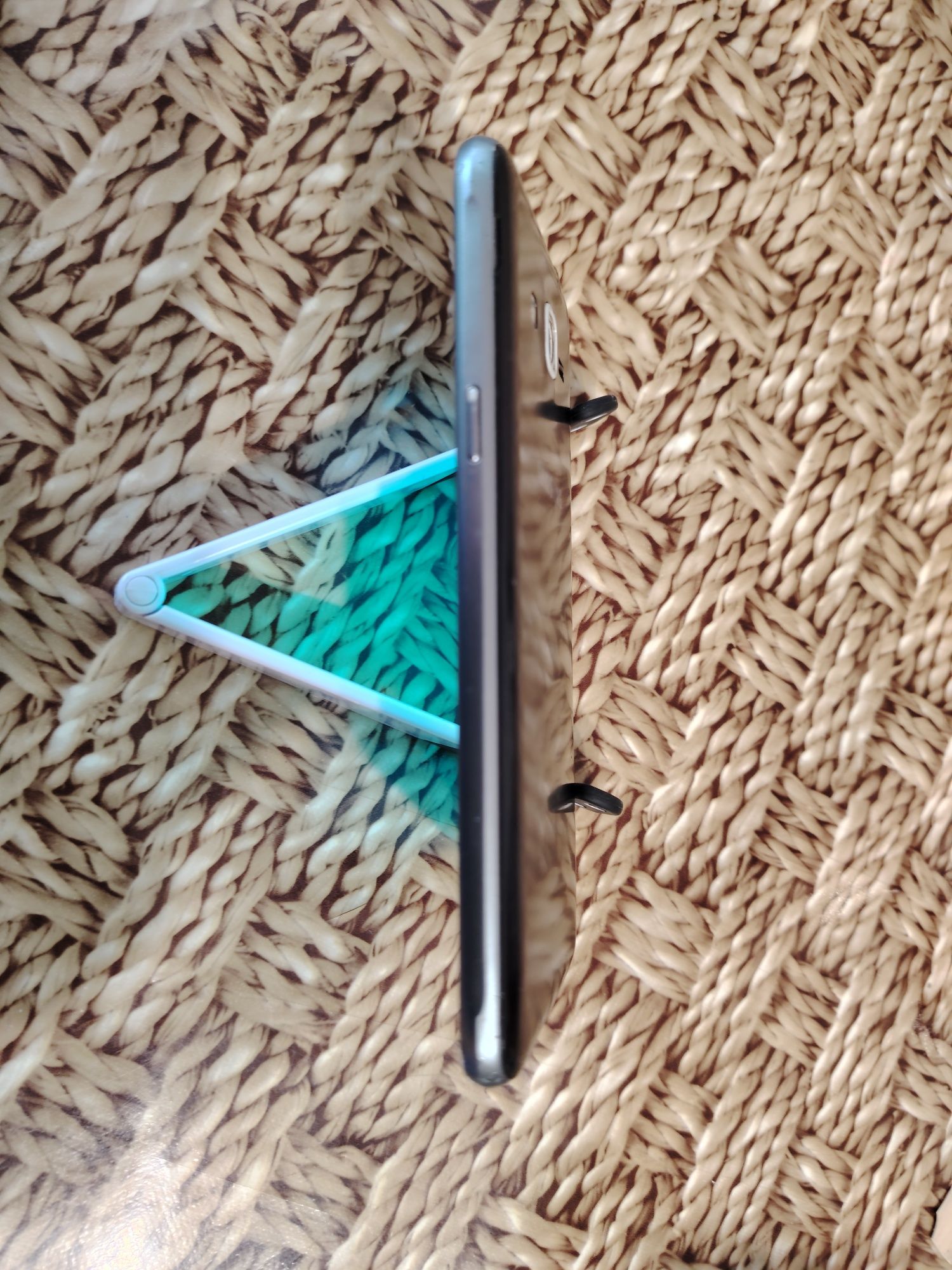 Samsung J3. 2016